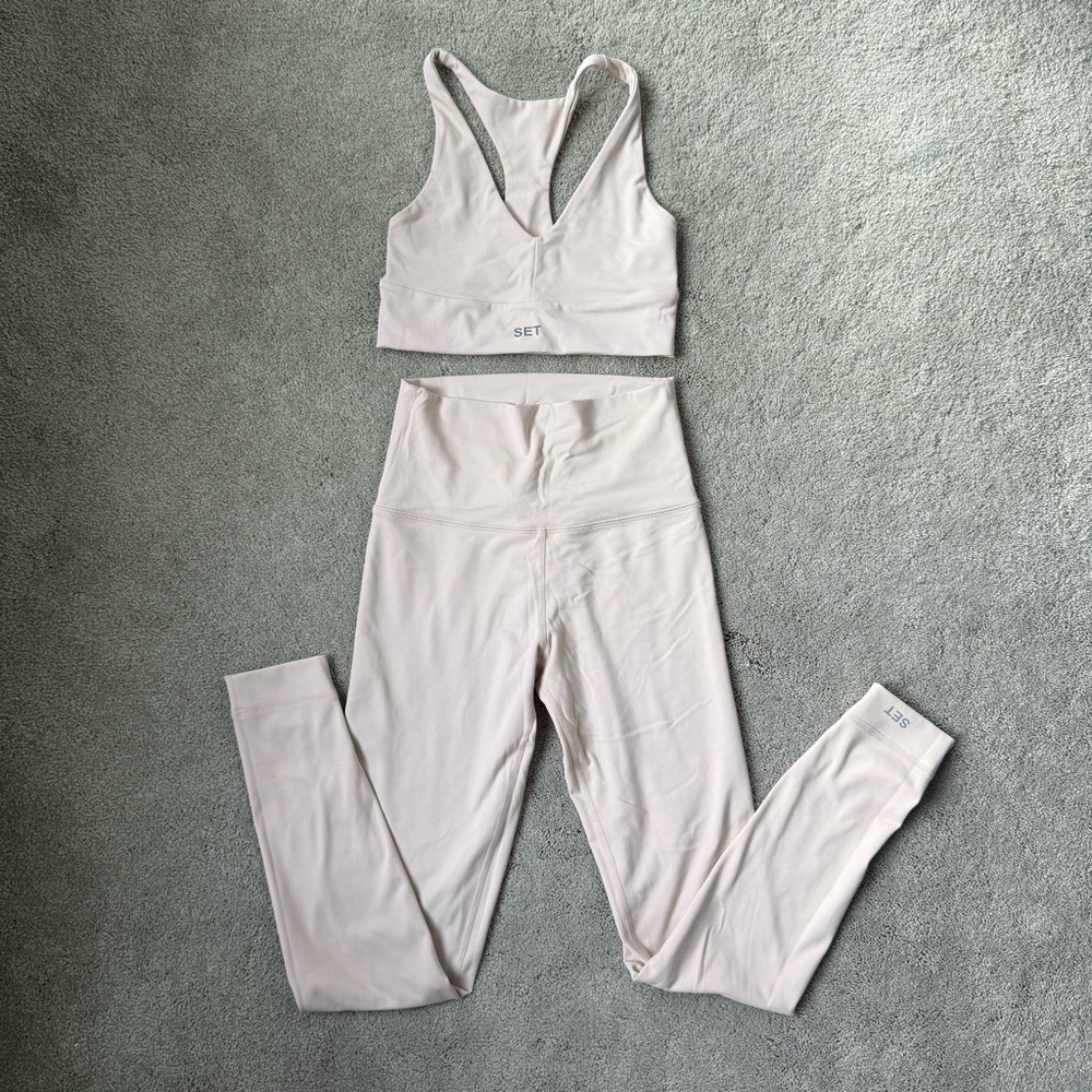 SET Active Cream Leggings and Sports Bra Set